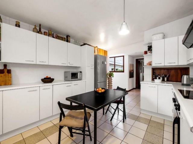 Белая кухня с фотографиями интерьера