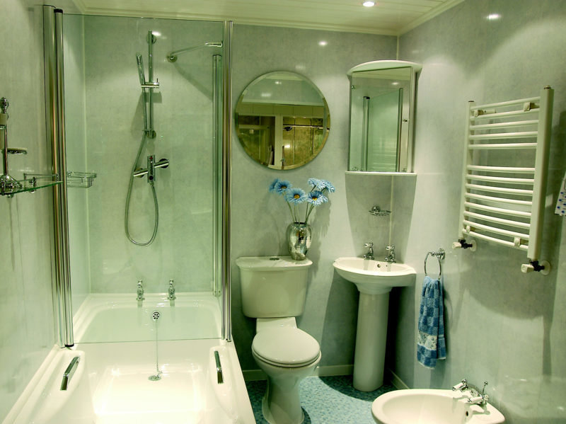9 бюджетных вариантов отделки стен в ванной комнате