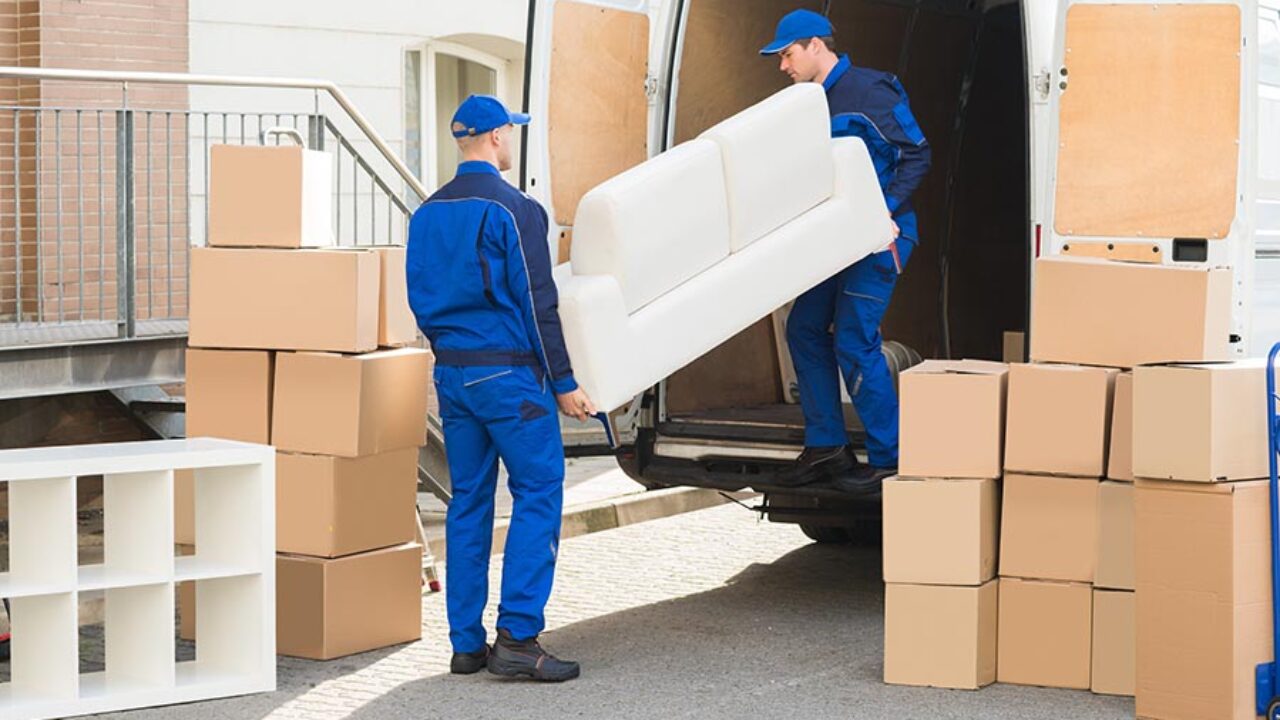 9 Benefits of Hiring Professional Movers - HouseAffection
